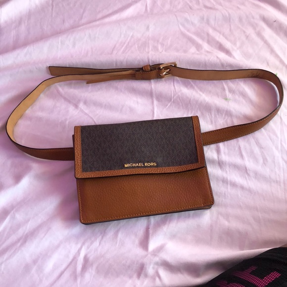 Michael Kors Fannie pack - Picture 1 of 5
